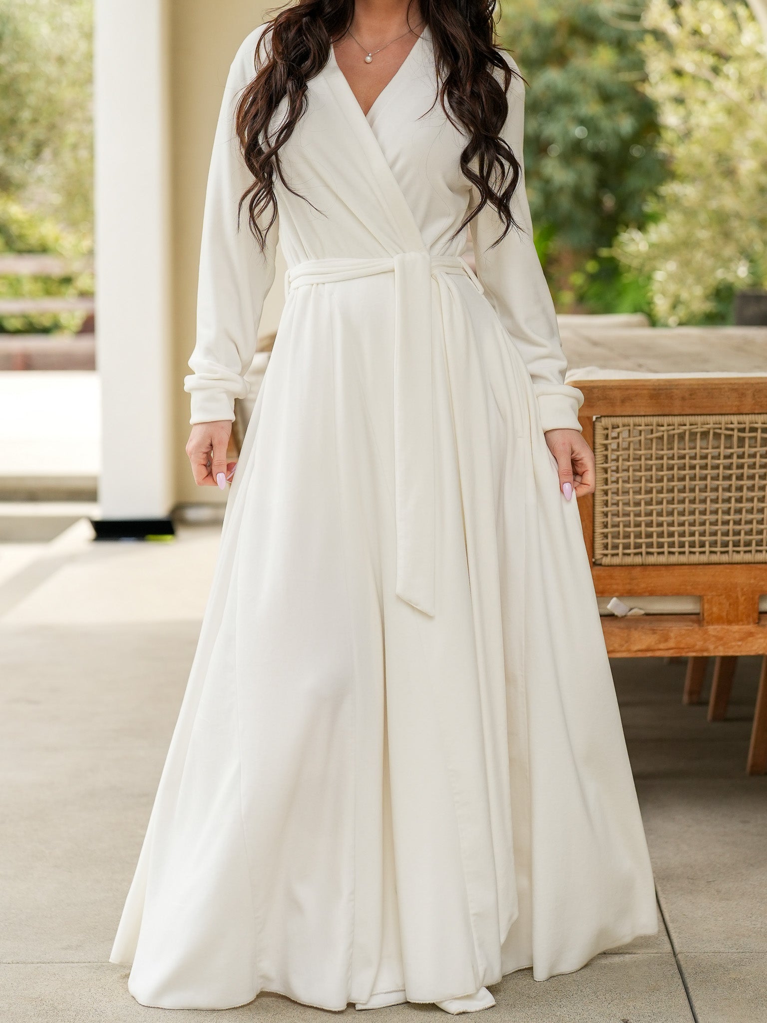 white robe dress Crème de la Belle Robe